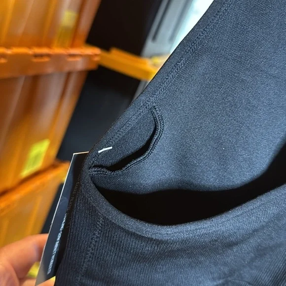 NWT Victoria's Secret Seamless Rib High Neck Sport Bra Black Size Medium - Picture 9 of 13